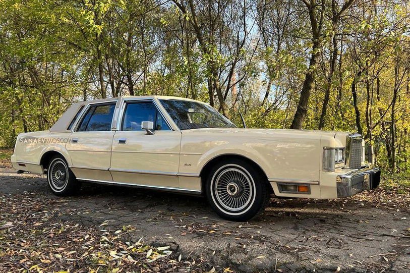 Lincoln Town car