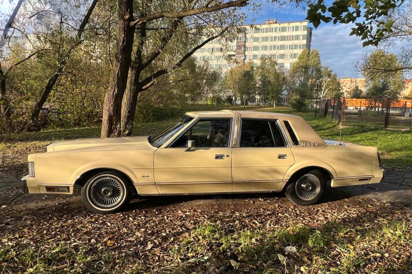 Lincoln Town car