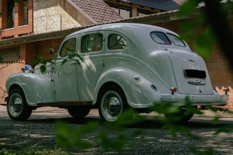 Chrysler De Soto (white)