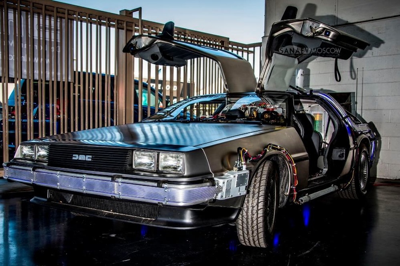DMC-12 DeLorean