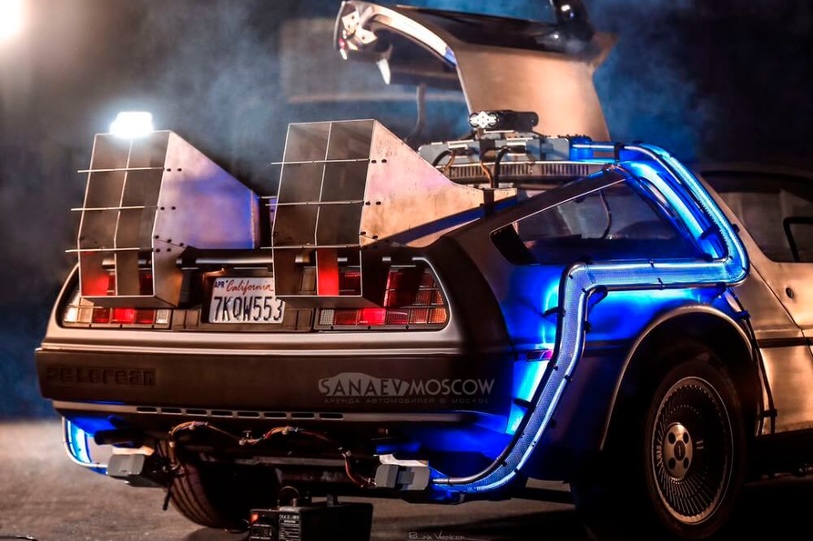 DMC-12 DeLorean