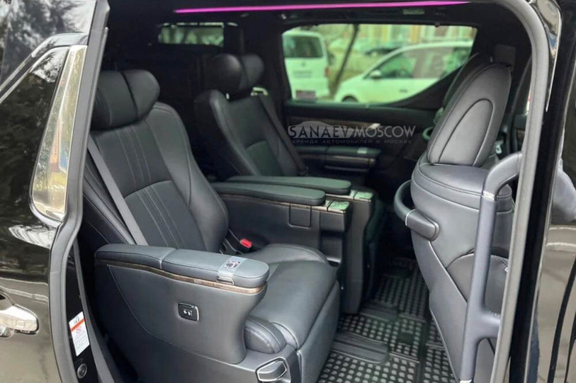 Toyota Alphard (black)