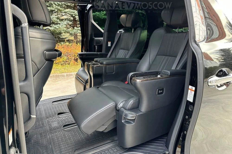 Toyota Alphard (black)