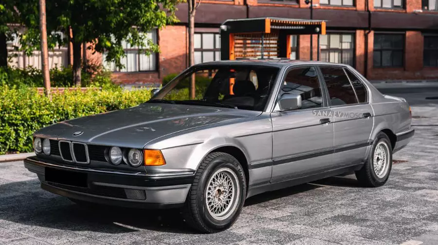 BMW 730 e32
