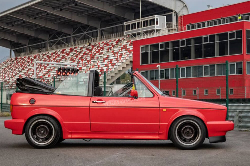 Volkswagen Golf red