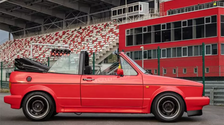 Volkswagen Golf red