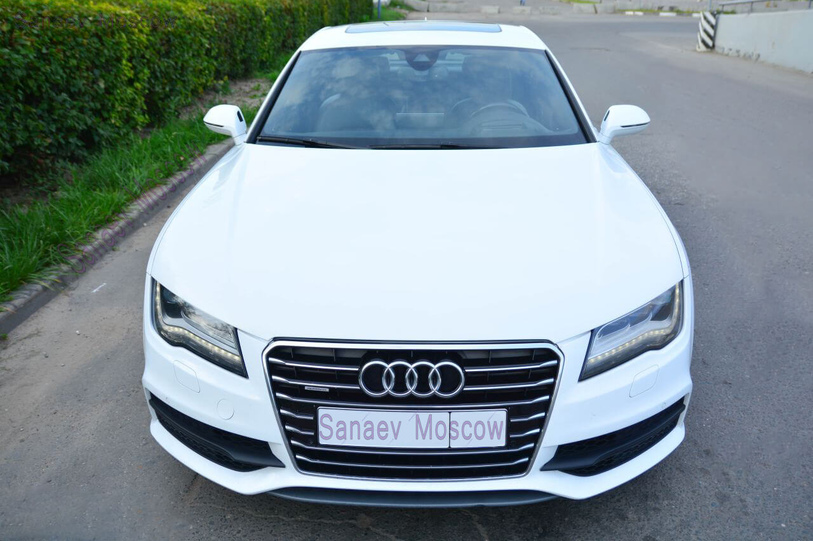 Audi A7 (white)