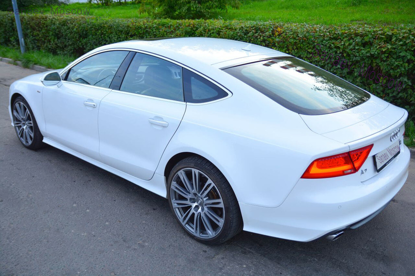 Audi A7 (white)