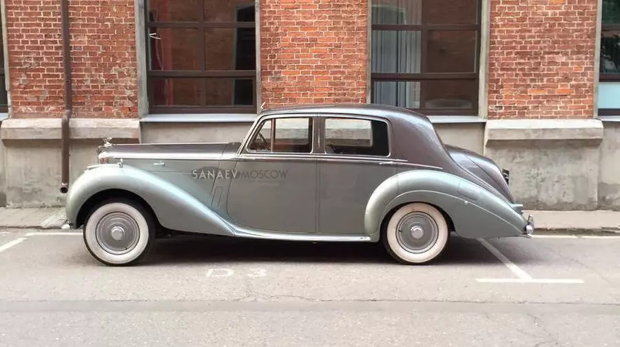 Bentley R
