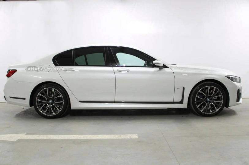 BMW 7 (white)