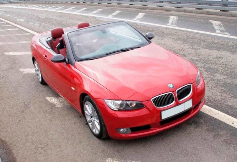 BMW (red)