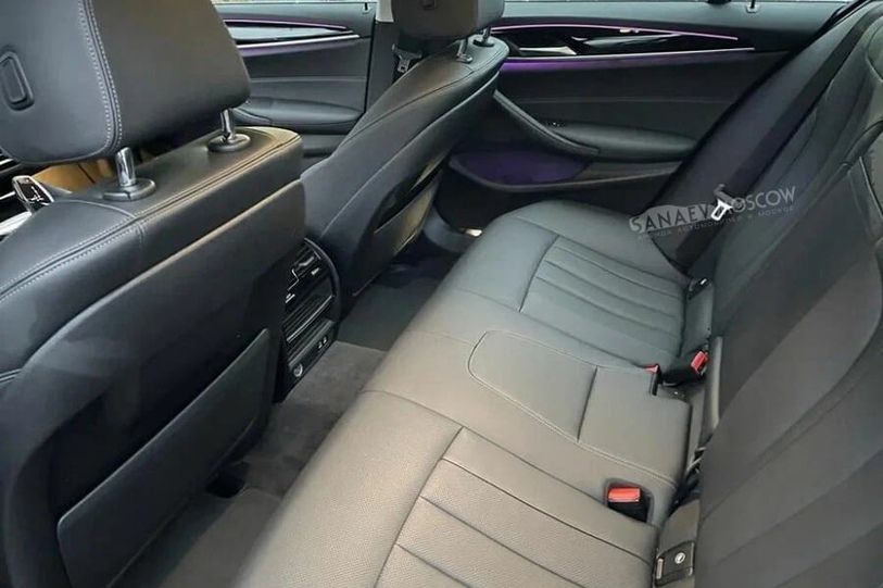 BMW 5 (black)