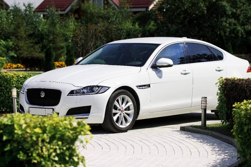 Jaguar XF 2018 (white)
