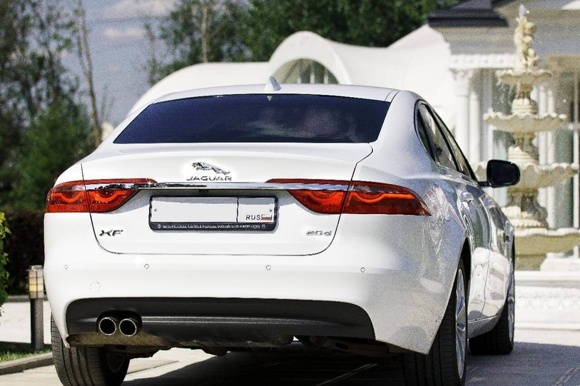 Jaguar XF 2018 (white)