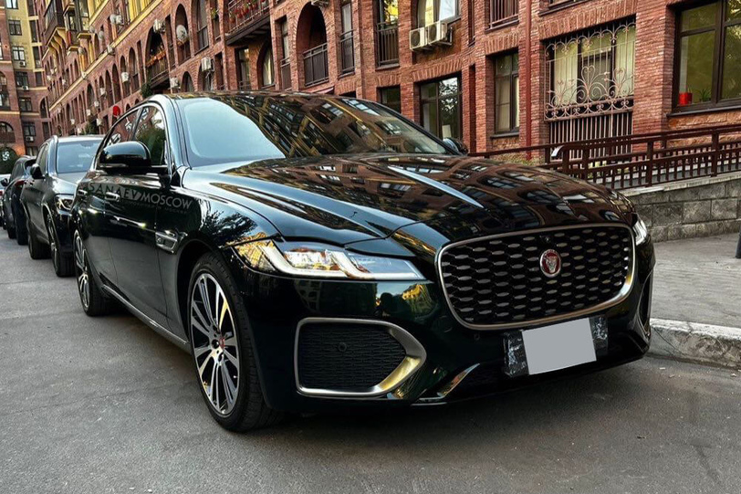 Jaguar XFL (black)
