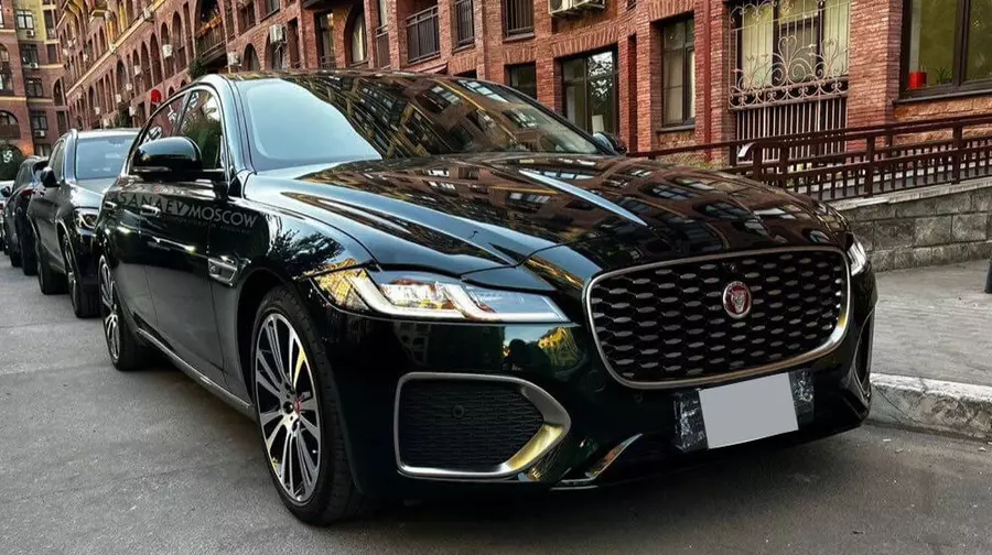Jaguar XFL (black)
