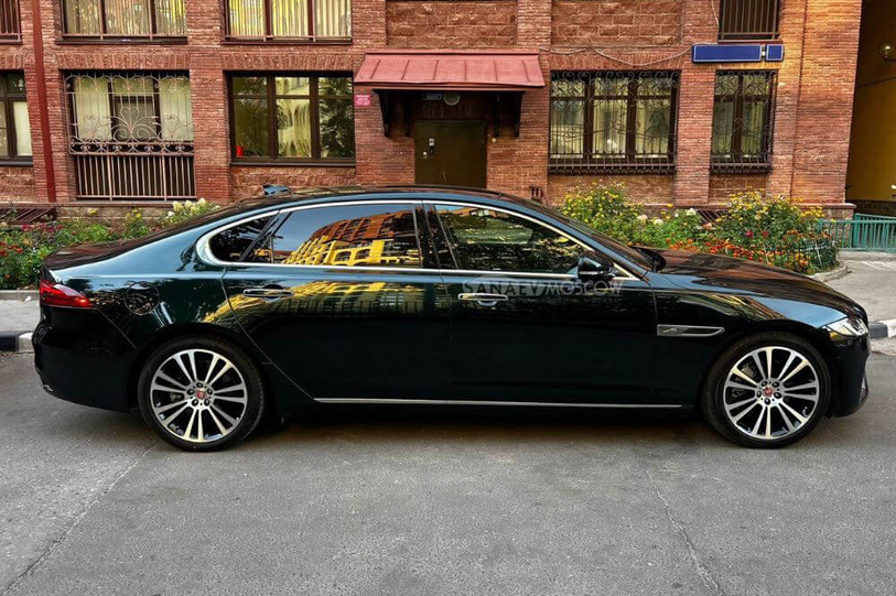 Jaguar XFL (black)