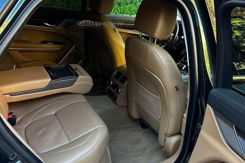 Jaguar XFL (black)