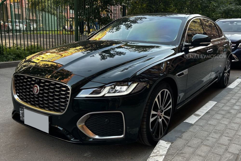 Jaguar XFL (black)