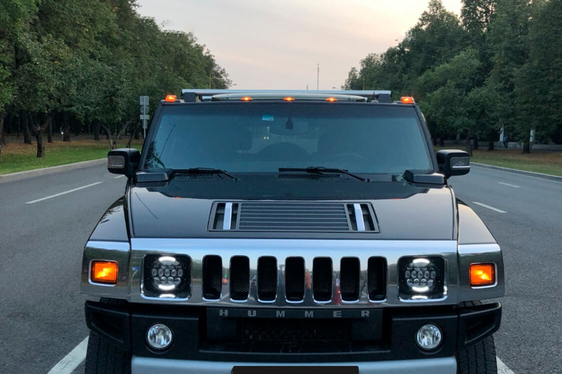 Hummer H2 (black)
