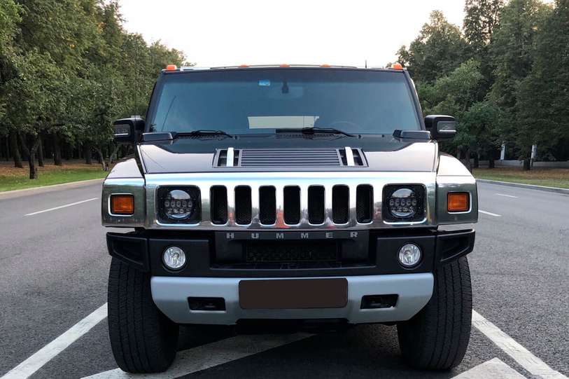 Hummer H2 (black)