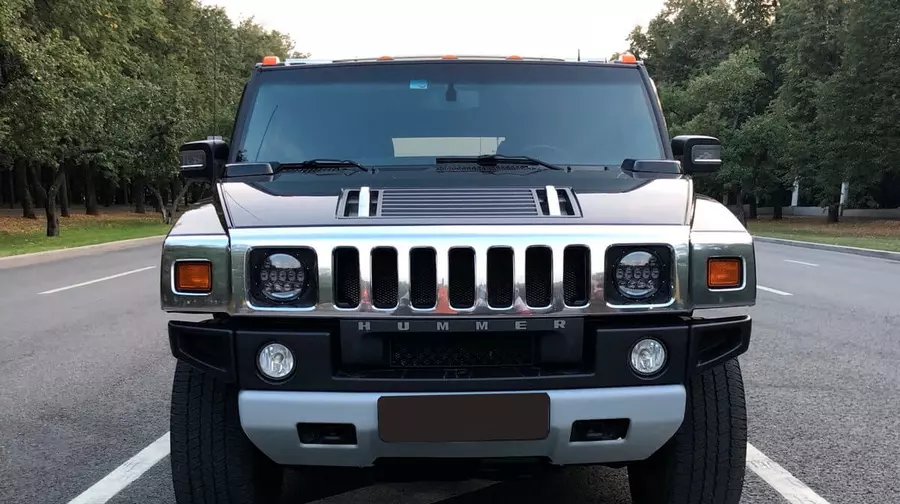 Hummer H2 (black)