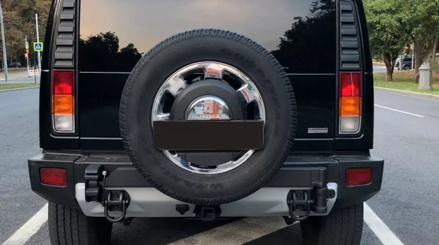 Hummer H2 (black)