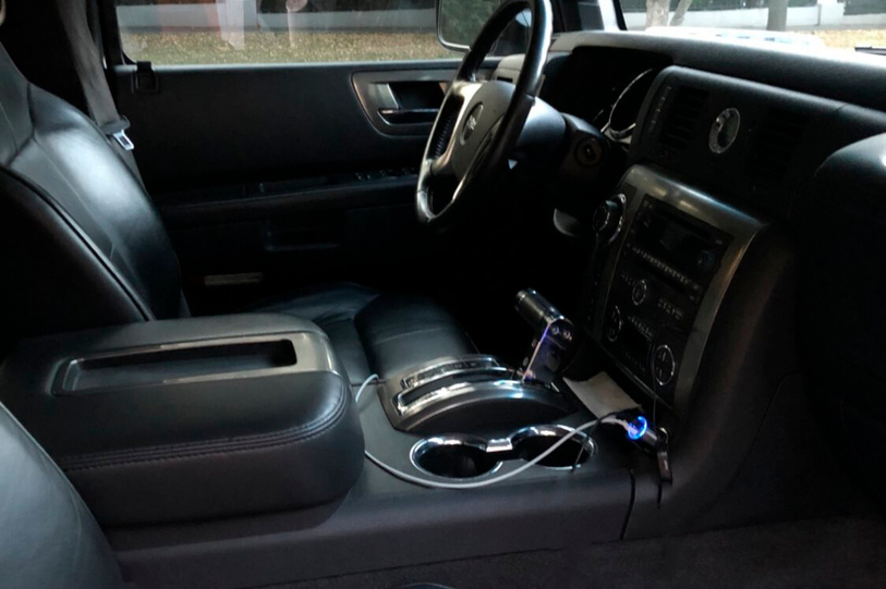 Hummer H2 (black)