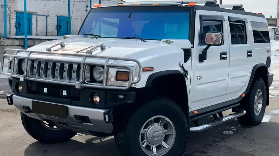 Hummer H2 (white)