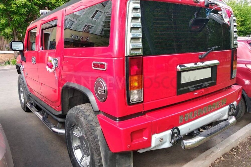 Hummer H2 (red)