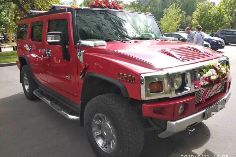 Hummer H2 (red)