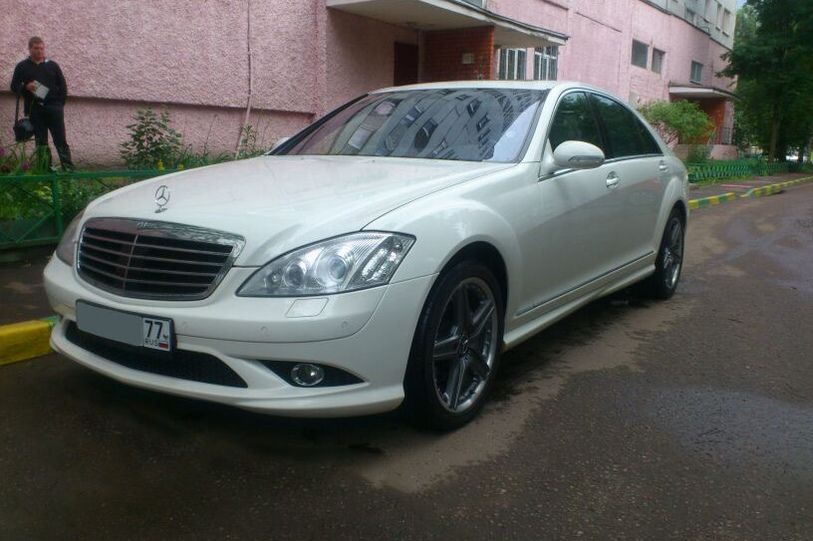 Mercedes-Benz w221