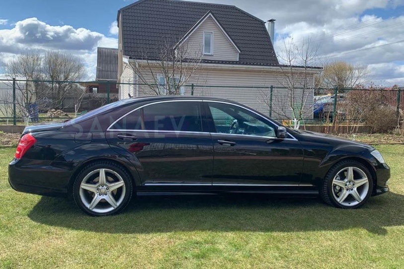 Mercedes-Benz w221