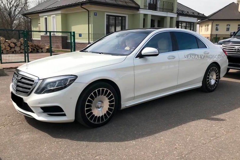 Mercedes w222 (white)