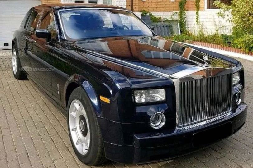 Rolls-Royce Phantom (blue)