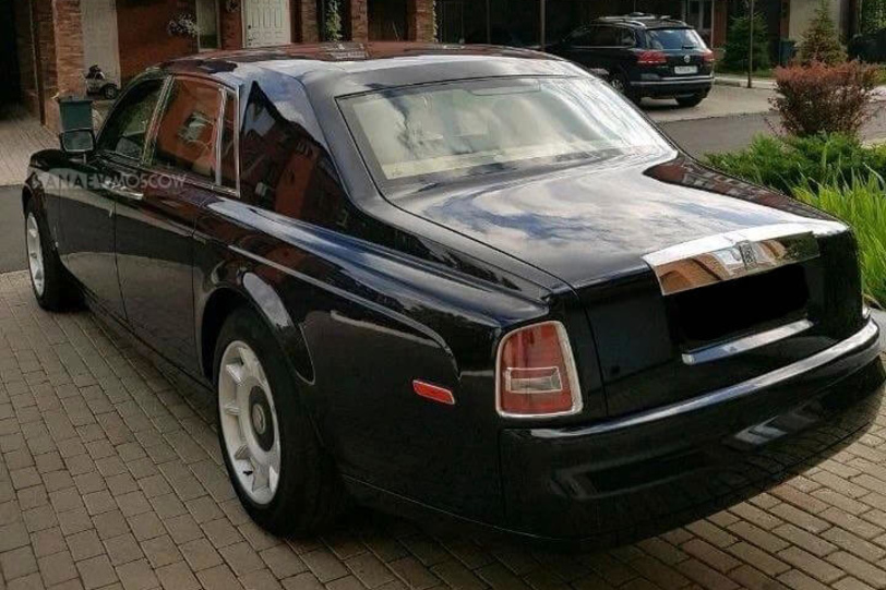Rolls-Royce Phantom (blue)