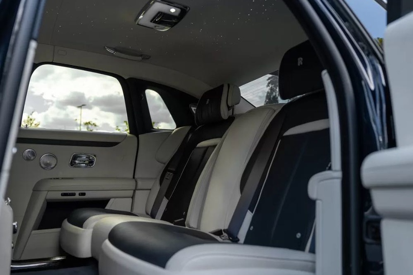 Rolls-Royce Gost (blue and grey)
