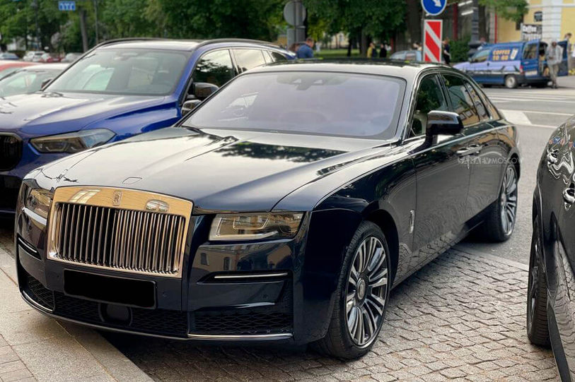 Rolls-Royce Gost (blue and grey)