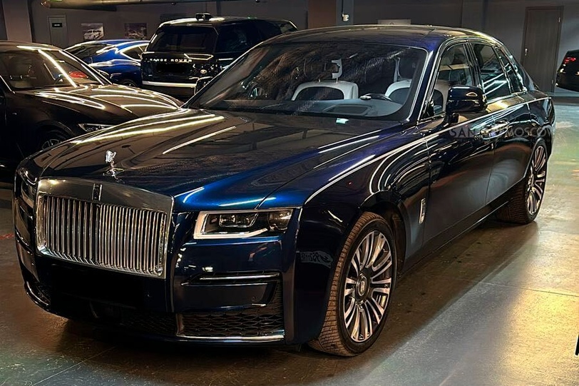 Rolls-Royce Gost (blue and grey)