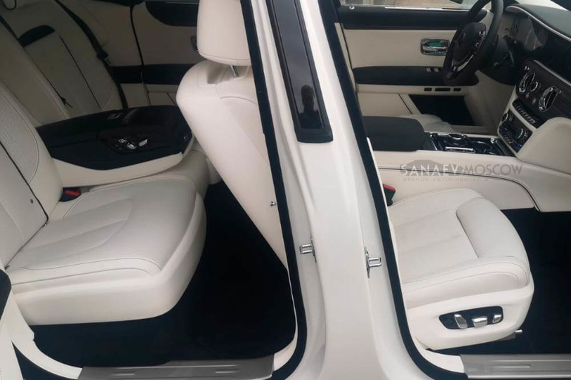 Rolls-Royce Ghost (white) 2022