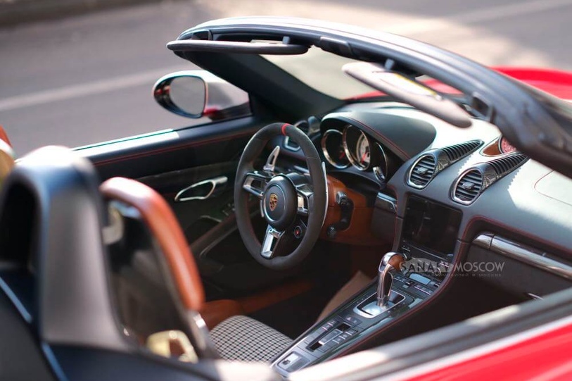 Porsche Boxster (red)