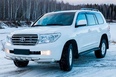 Toyota Land Cruiser 200 (white)