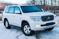 Toyota Land Cruiser 200 (white)