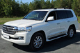 Toyota Land Cruiser 200 (white)