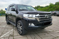 Toyota Land Cruiser 200 (black)