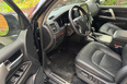 Toyota Land Cruiser 200 (black)