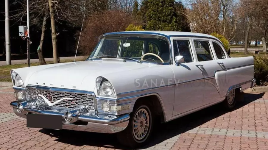 GAZ 13 