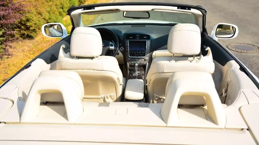 Lexus ISC