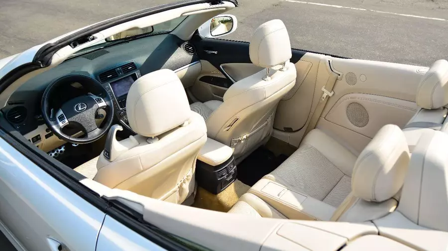Lexus ISC