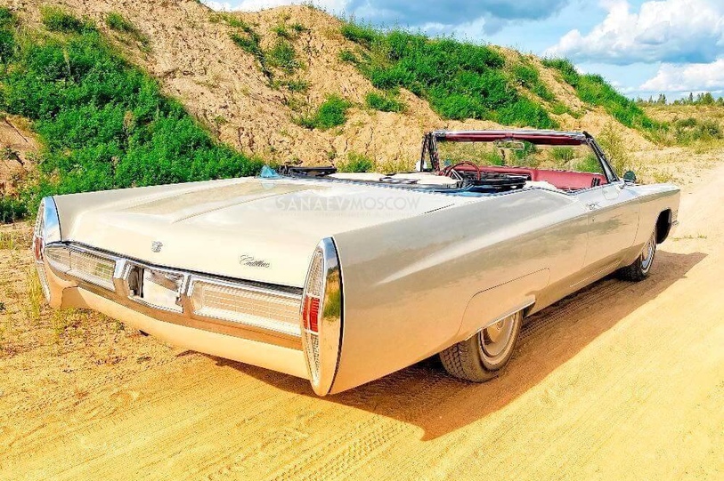 Cadillac DeVille (cream)